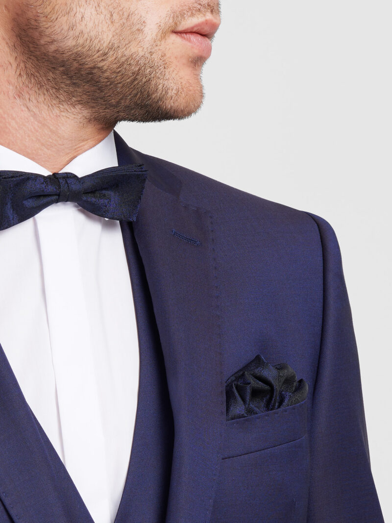 γαμπριατικα κοστουμια