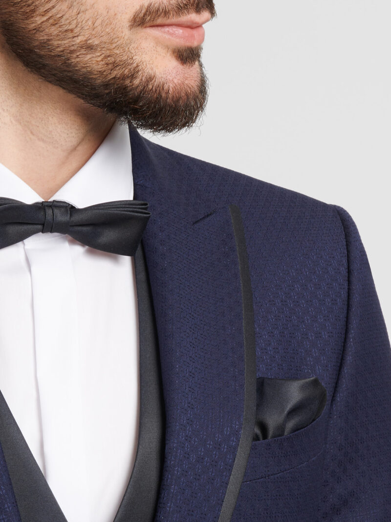 γαμπριατικα κοστουμια